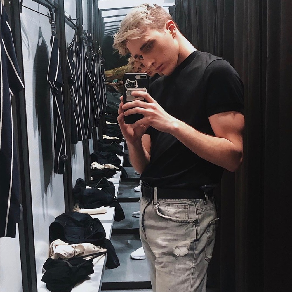 instagram: @chandlerdburke - Picture 5 of 16
